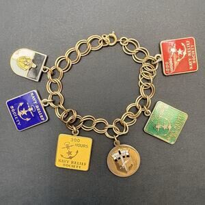 Vintage US NAVY Relief Society Charm‎ Bracelet Gold Tone Military Engraved